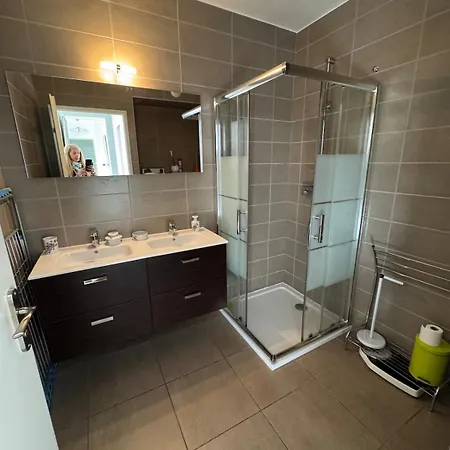 Luxury With Sea View, Parking Appartement