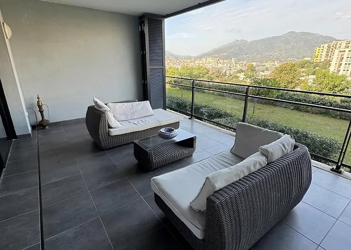 Luxury With Sea View, Parking