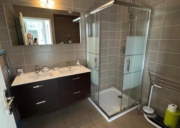 Luxury With Sea View, Parking Apartment